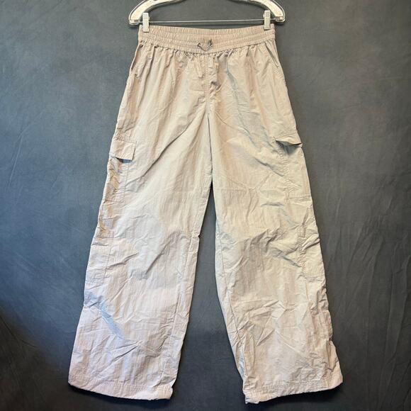 Full Tilt Cargo Windbreaker Pants Wide Leg Stretchy Waist Pockets Outdoors Comfy - Picture 1 of 13